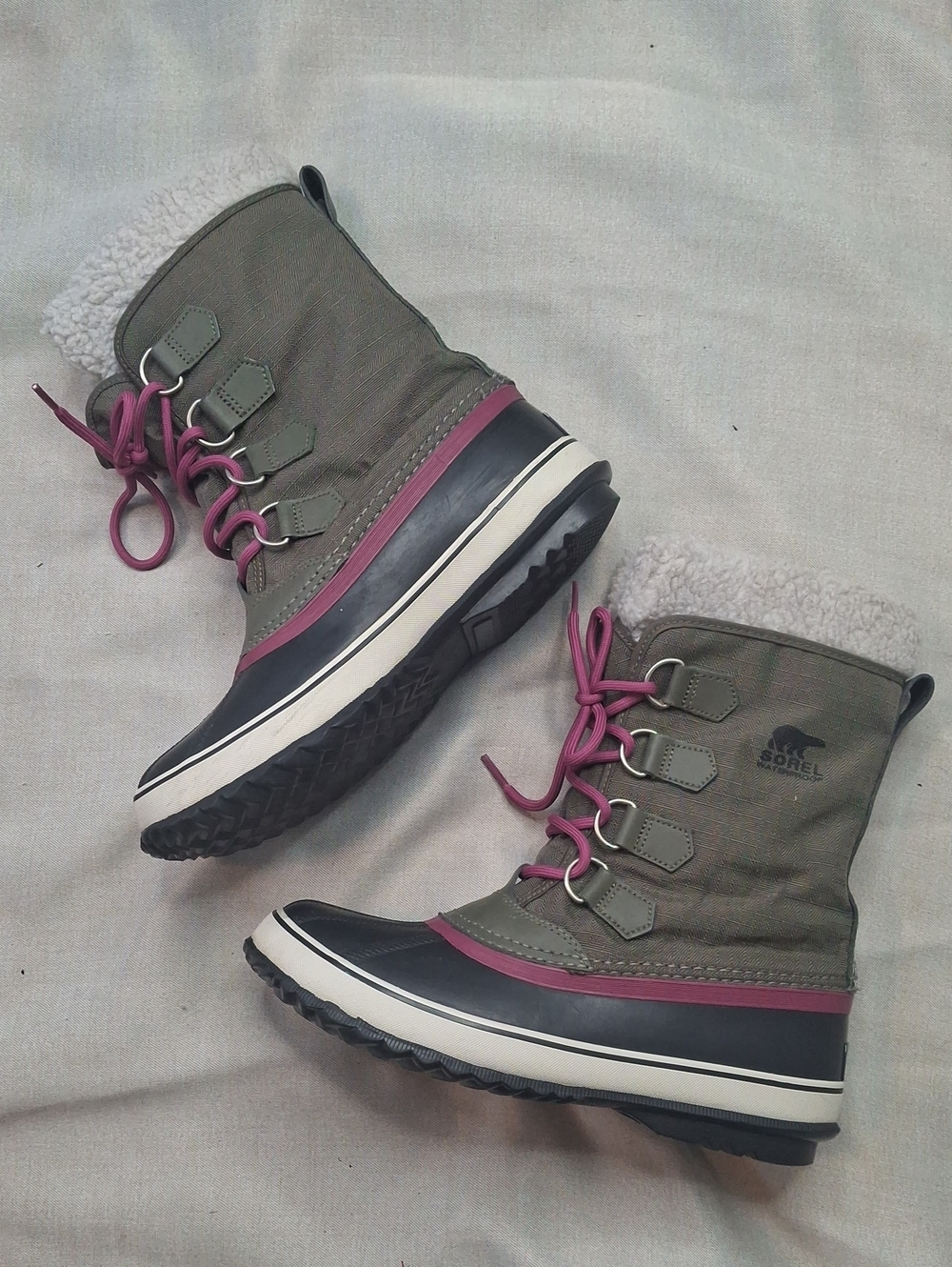 Sorel Women's Olive and Pink Lace-Up Winter Boots